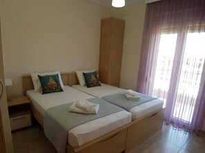 3 quartos, ferros/tábuas de passar roupa, Wi-Fi, roupa de cama