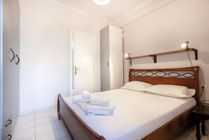 2 habitaciones, tabla de planchar con plancha, wifi y ropa de cama 