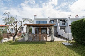 Outdoor dining - Sani Relaxing Villa 1 by RentalsPro - Sani (Sani)