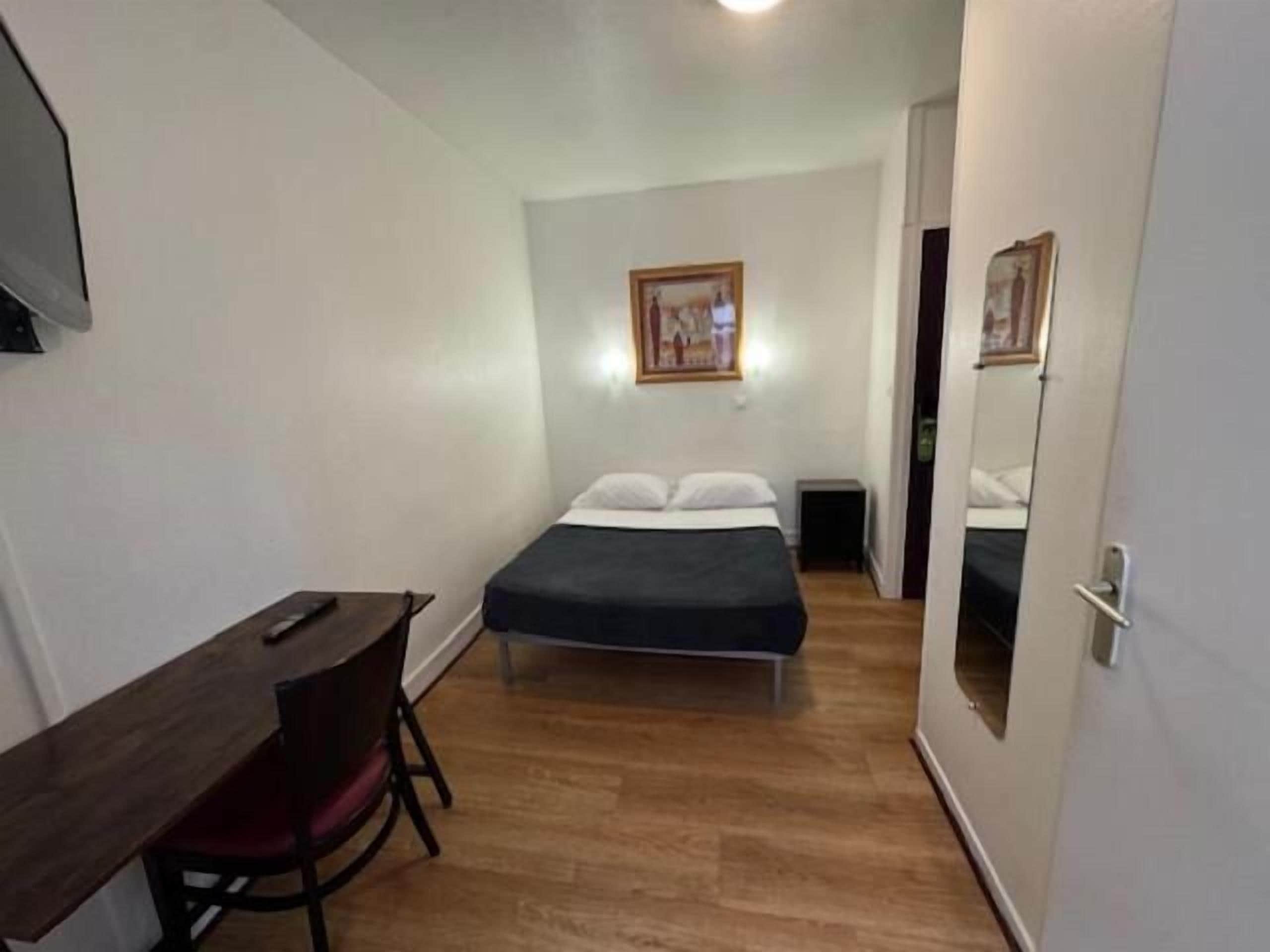 Standard Double Room | Blackout curtains, soundproofing, free WiFi