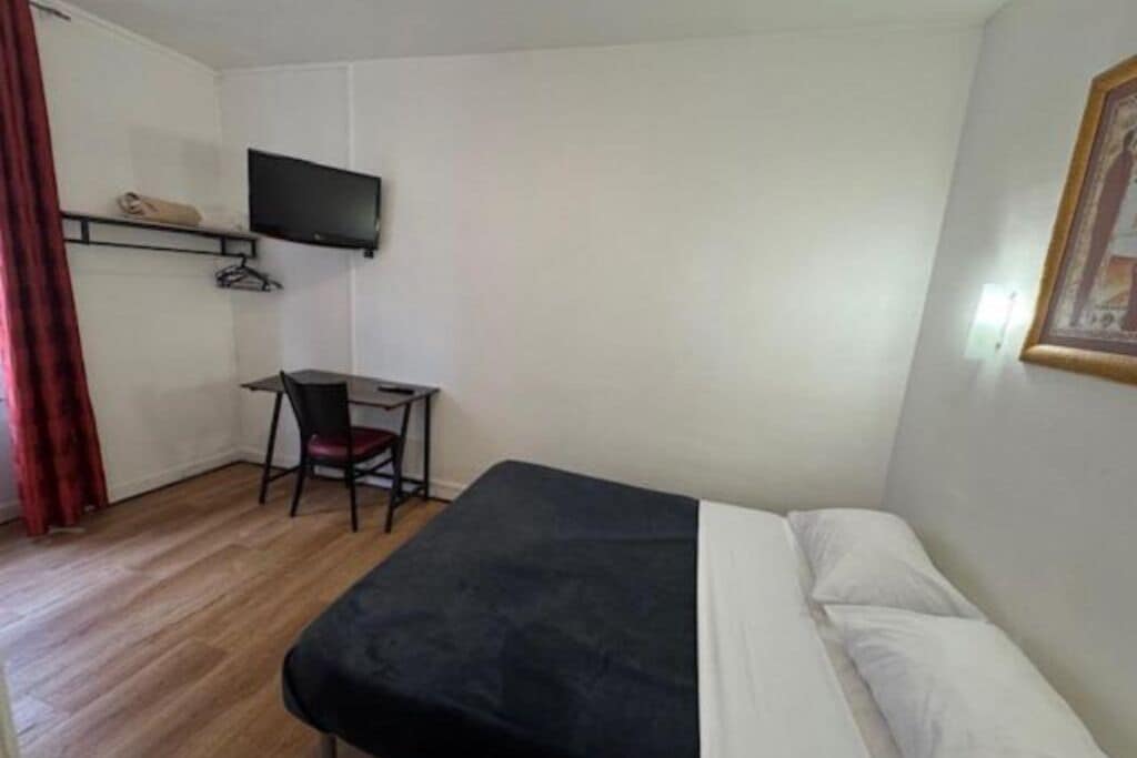Standard Double Room | Blackout curtains, soundproofing, free WiFi