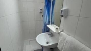 Standard Double Room | Bathroom