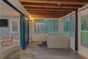 Interior - Kissimmee Retreat with Jacuzzi and Games (Kissimmee)