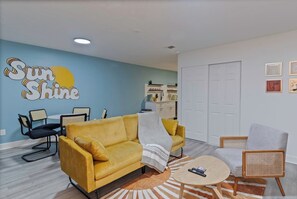 Living area - Kissimmee Retreat with Jacuzzi and Games (Kissimmee)