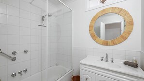 Bathroom - The Bach at Ventnor home (Ventnor)
