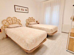 2 bedrooms, iron/ironing board, travel crib, free WiFi - La Esquina del Boterón by Alogest (Zaragoza)