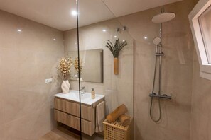 Shower, hair dryer, towels - Comeback Villa Itaca (Motril)
