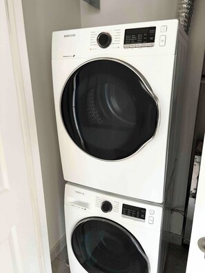 Room, 1 Bedroom | Bahagian dalam