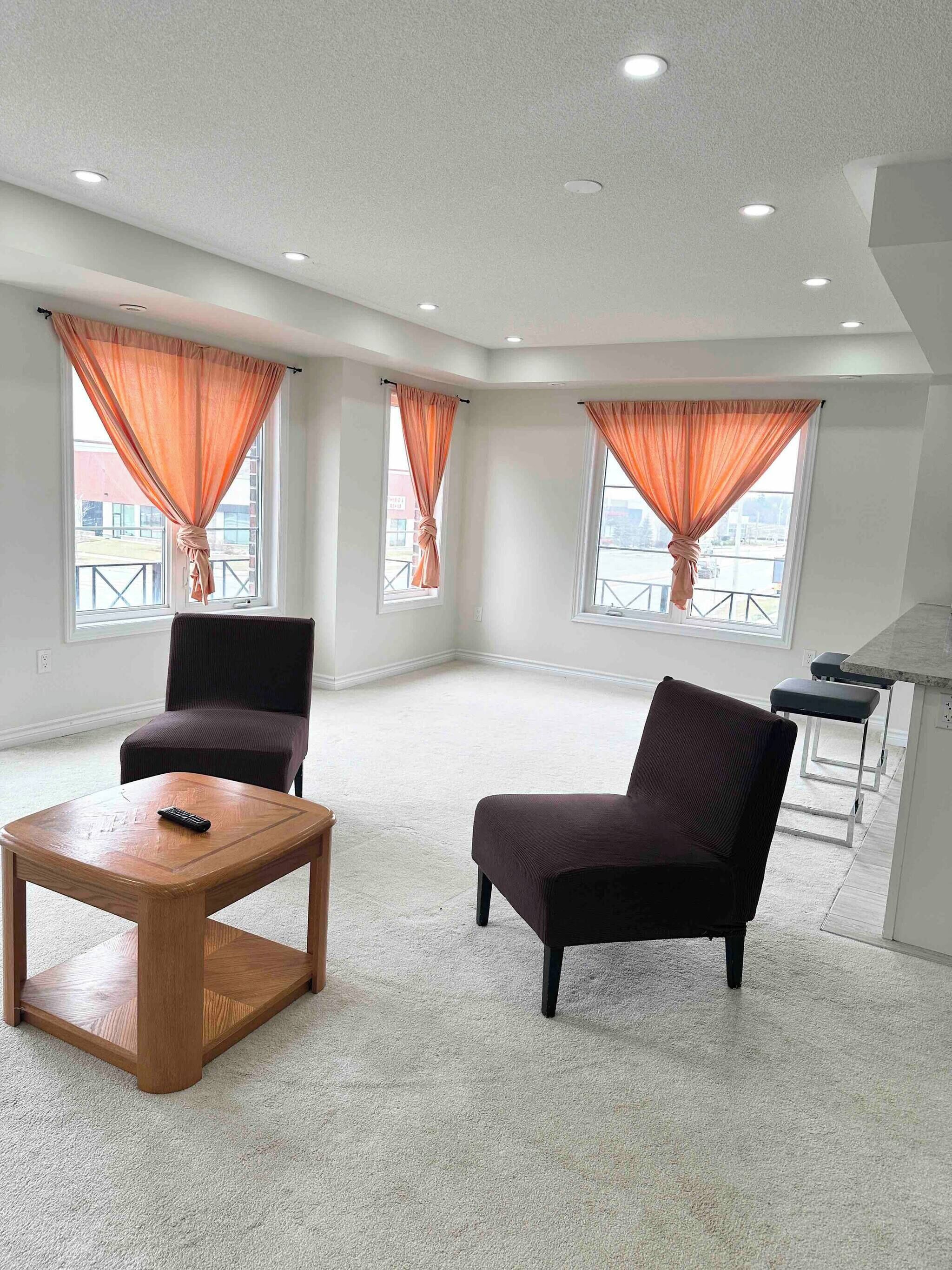 Room, 1 Bedroom | Living room