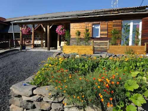 Chambre d’hôtes « Le Ranch » avec vue sur la montagne, jardin commun et Wi-Fi