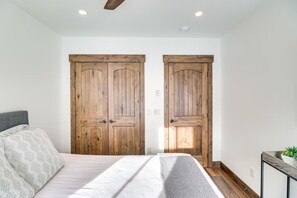 2 bedrooms, iron/ironing board, WiFi, bed sheets - Dog-Friendly Whitefish Retreat Near Lake & Ski (Whitefish)