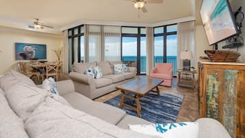 Condo, 3 Bedrooms | Living area