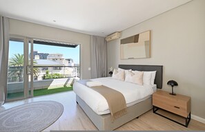 5 bedrooms - 5 Bed House Pool Fresnaye Sea Point (Cape Town)