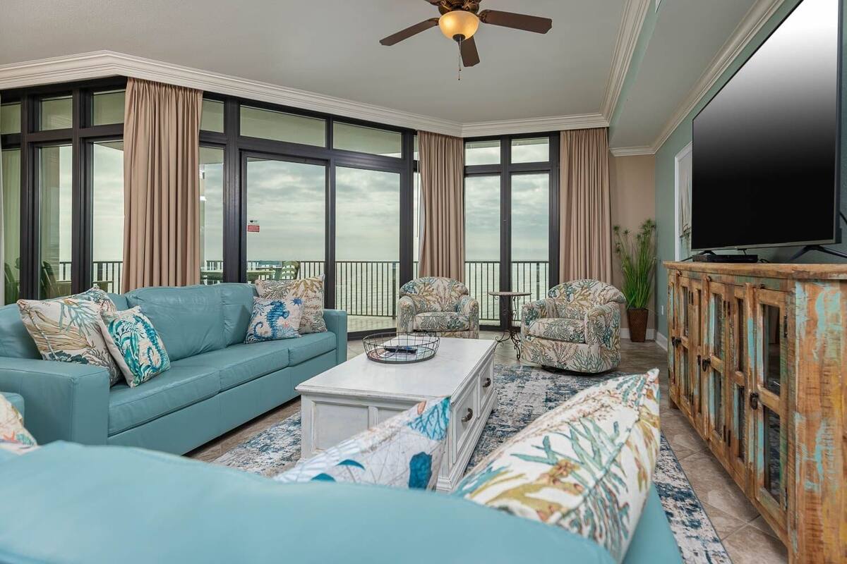 Condo, 3 quartos | Área de estar