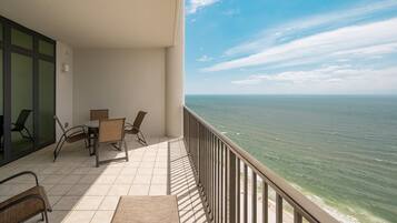 Bloc d'apartaments, 3 dormitoris | Servei de restauració a l'aire lliure