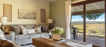 Bella Vista Farmhouse - Wine Country Views - Fire Pit - Starry Nights