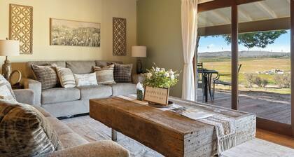 Bella Vista Farmhouse - Wine Country Views - Fire Pit - Starry Nights