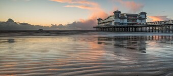 K-Suites - Modern Seaside Apartment in Weston-super-Mare – Steps away from Beach & Attractions