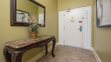 Condo, 3 quartos | Parte interna