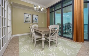 Condo, 3 quartos | Opções para refeição