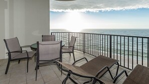 Outdoor dining - Phoenix West 1007 3 Bedroom Condo (Orange Beach)