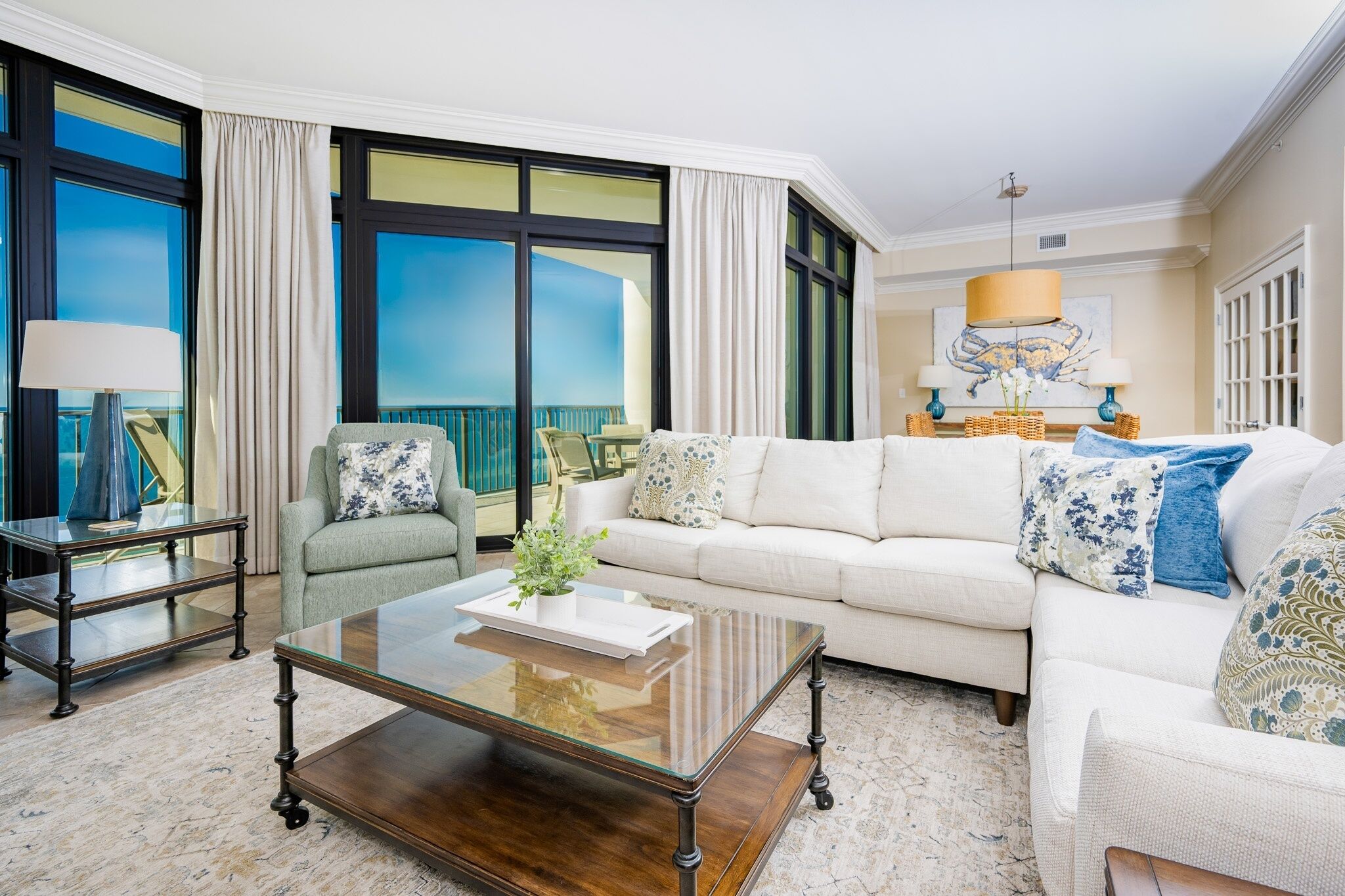 Condo, 3 quartos | Área de estar