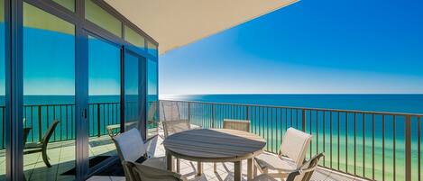 Condo, 3 habitaciones | Restaurante al aire libre