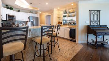 Lägenhet - 3 sovrum | Eget kök | Kaffe- och tebryggare, kylskåp och ugn
