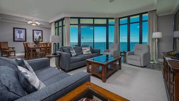 Condo, 3 Bedrooms | Living area