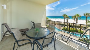 Outdoor dining - Phoenix West 208 3 Bedroom Condo (Orange Beach)