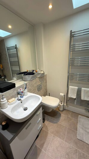 Shared Dormitory, 1 Bedroom | Bathroom - Room-cozy and Bright Room in a Friendly (Bristol)