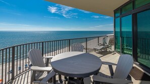 Outdoor dining - Phoenix West 903 3 Bedroom Condo (Orange Beach)