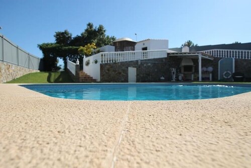 Rural Villa with Private Pool near Vilamoura