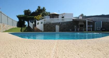 Rural Villa with Private Pool near Vilamoura