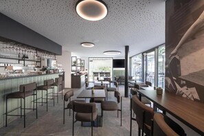 Bar (on property) - Smarthotel Brenner24 - Self Check In (Brennero)