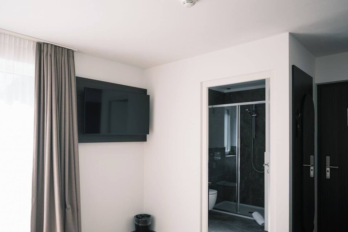 Basic-Doppel- oder -Zweibettzimmer, Bergblick