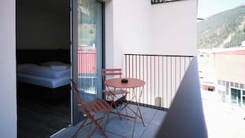 Family Quadruple Room, Mountain View | Outdoor dining