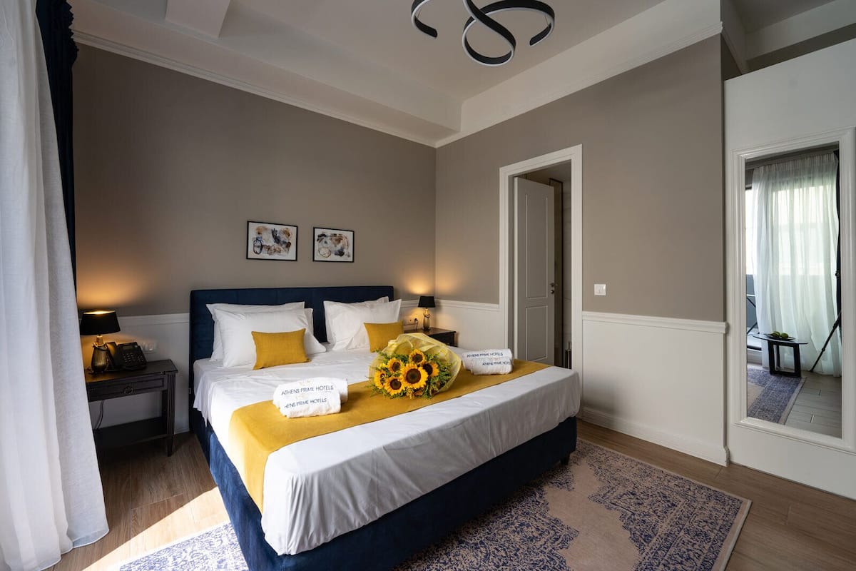Deluxe Room with Balcony & Panoramic View | Két bảo mật tại phòng, màn/rèm cản sáng, bàn ủi/dụng cụ ủi quần áo 
