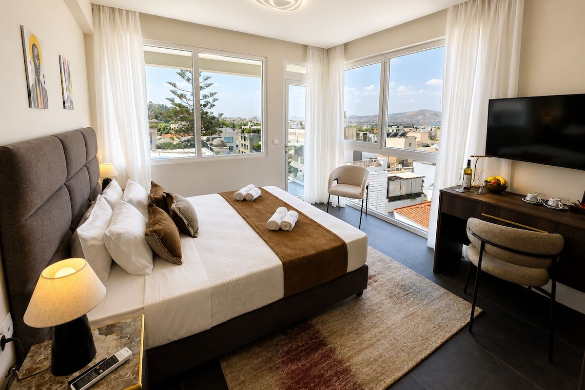 Deluxe Room with Balcony & Hot Tub | In-room safe, blackout curtains, iron/ironing board (on request)