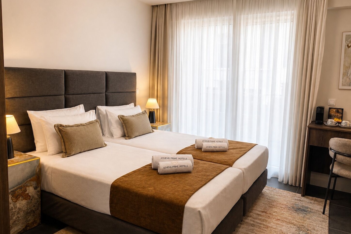 Classic Room | In-room safe, blackout curtains, iron/ironing board (on request)