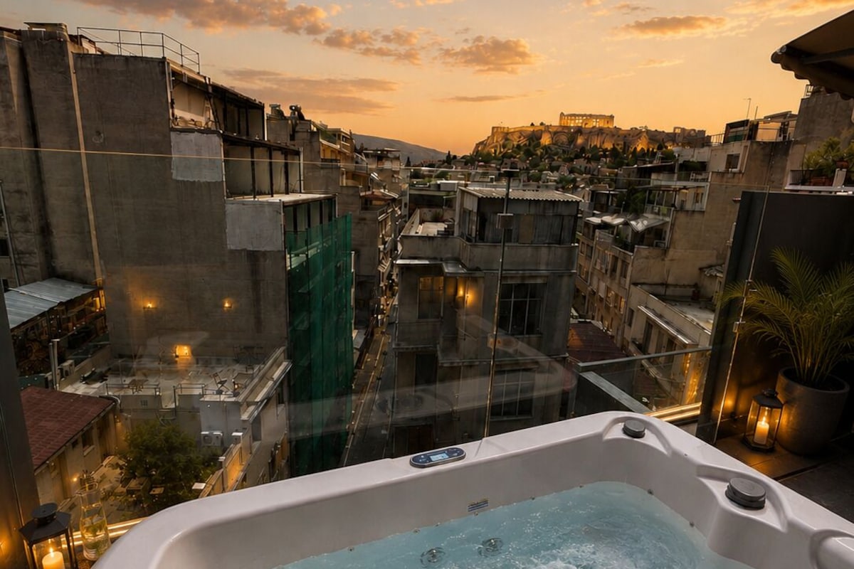 Deluxe Suite with Acropolis Balcony & Hot Tub | In-room safe, blackout curtains, iron/ironing board (on request)