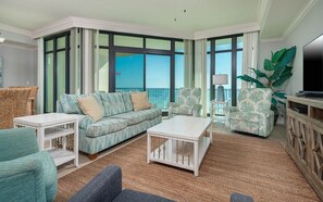 Condo, 3 quartos | Área de estar