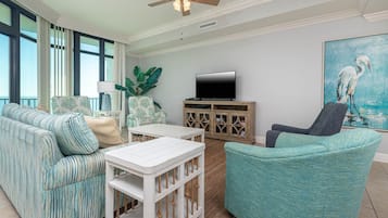 Condo, 3 Bedrooms | Living area