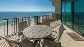 Apartment, 3 Schlafzimmer | Speisen im Freien