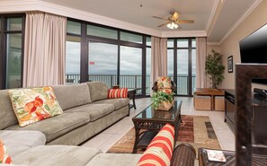 公寓式客房, 3 间卧室 | 起居区