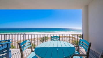 Condo, 3 Bedrooms | Outdoor dining