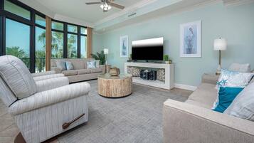 Condo, 3 Bedrooms | Living area