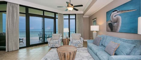 Condo, 3 Bedrooms | Living area