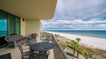 Condo, 3 Bedrooms | Outdoor dining