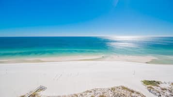 Condo, 3 quartos | Praia